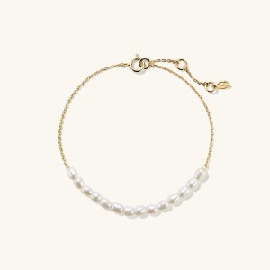Tiny Pearl Bracelet