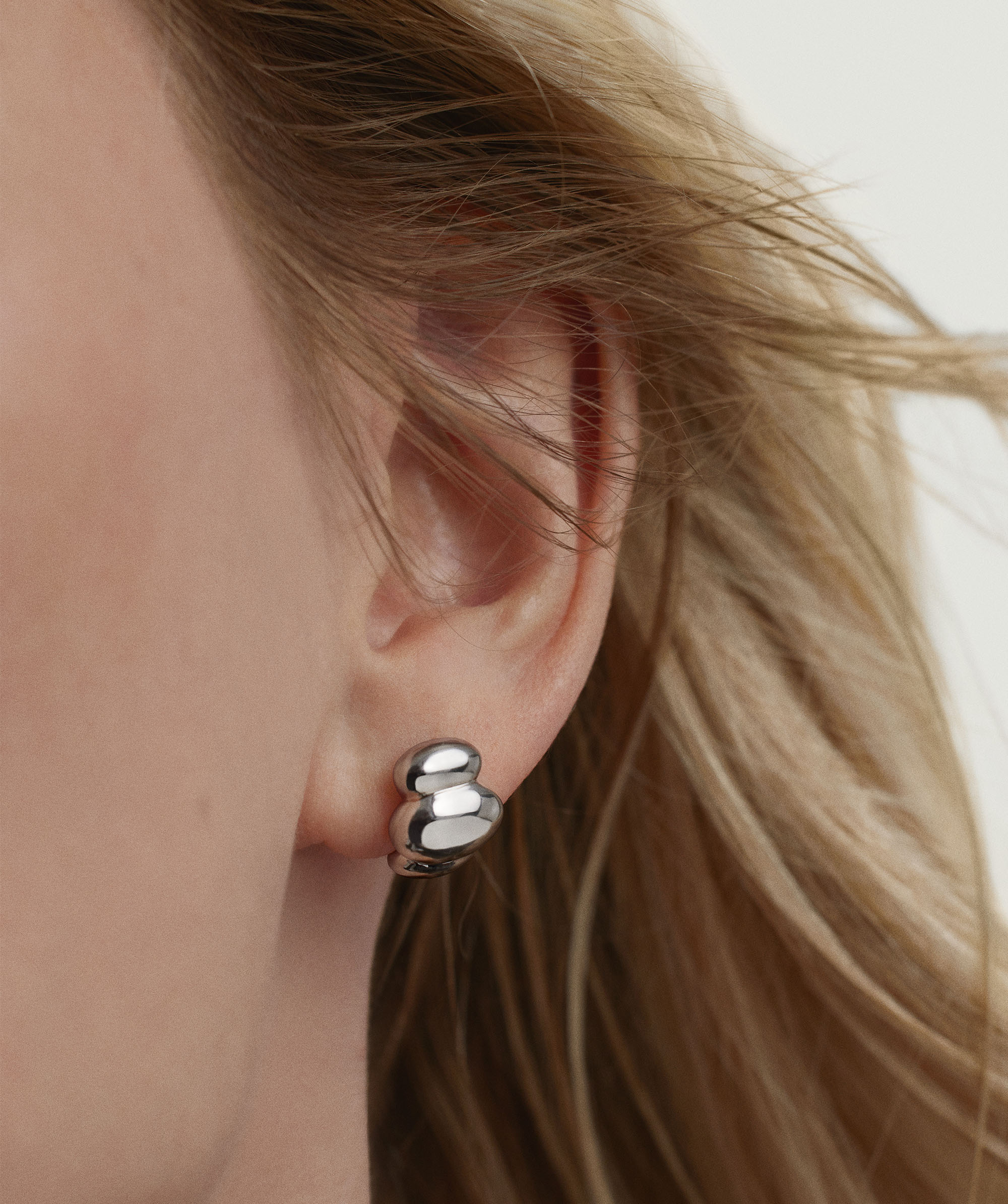 Puffy Charlotte Huggies Silver