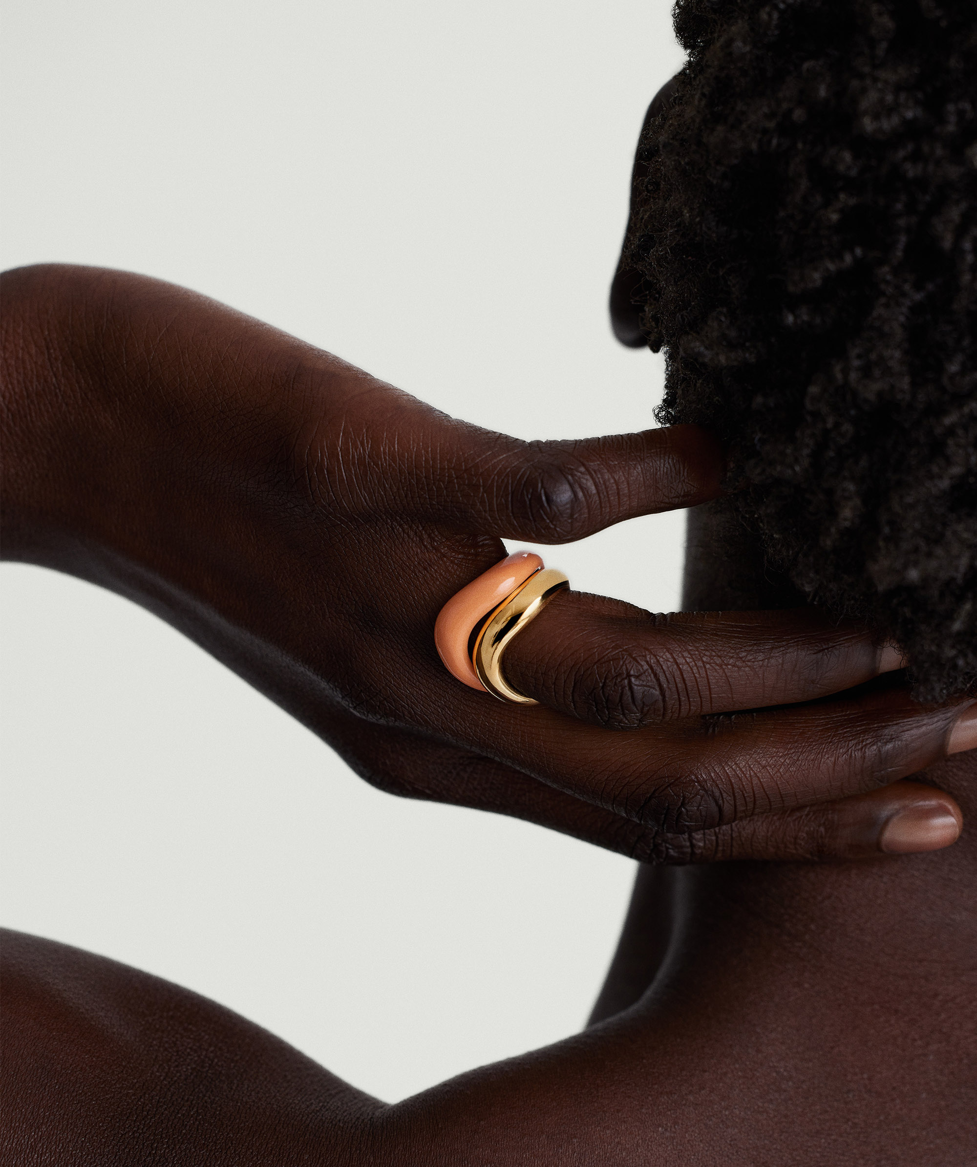 Figure Ring Enamel Apricot