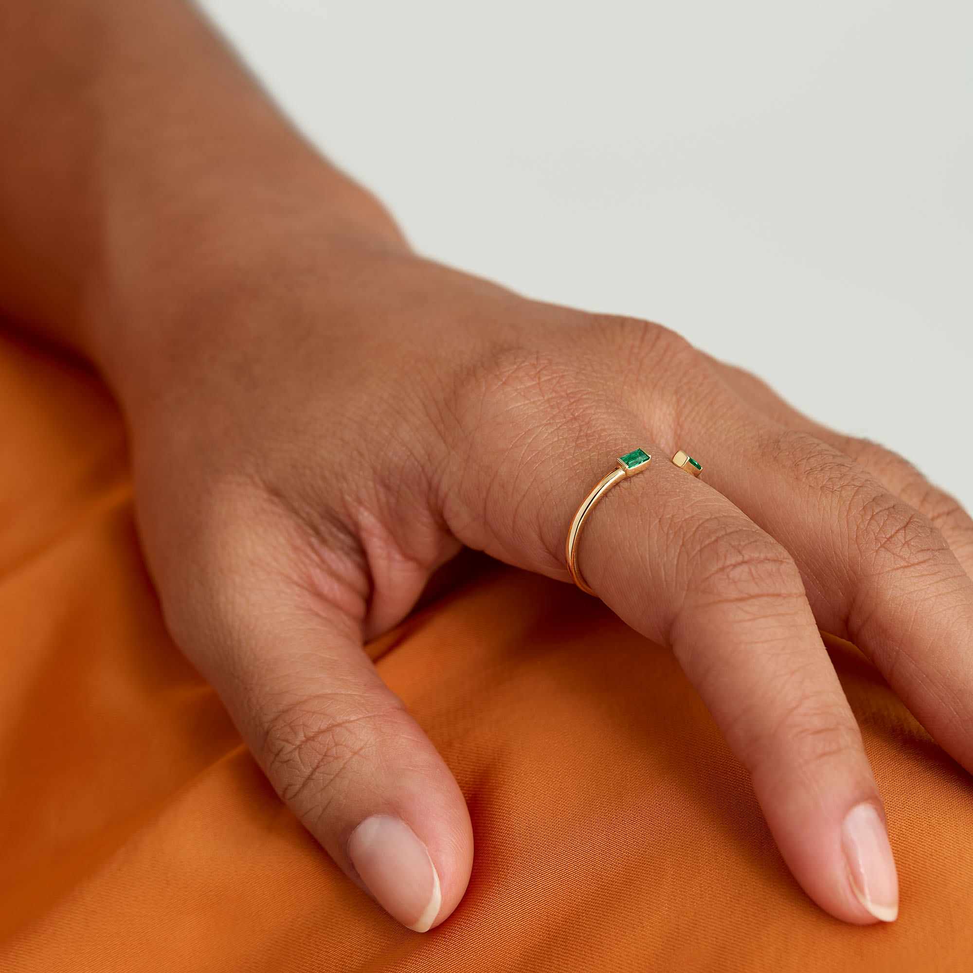 1_EmeraldBaguetteOpenRing_YG_solo_1162.jpg