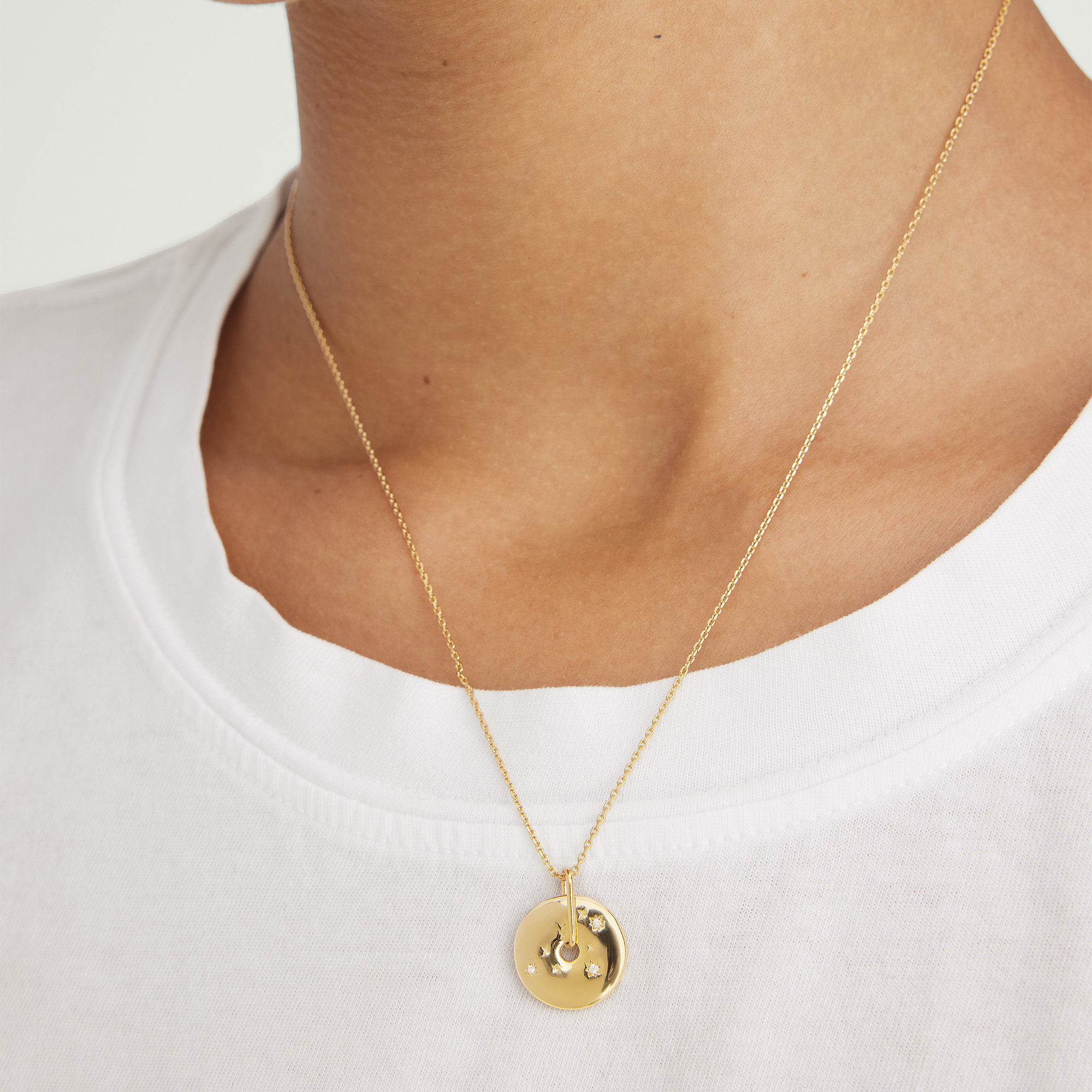 2-ZodiacRelaunch_ZodiacNecklaceLeo_V_Solo_019.jpg