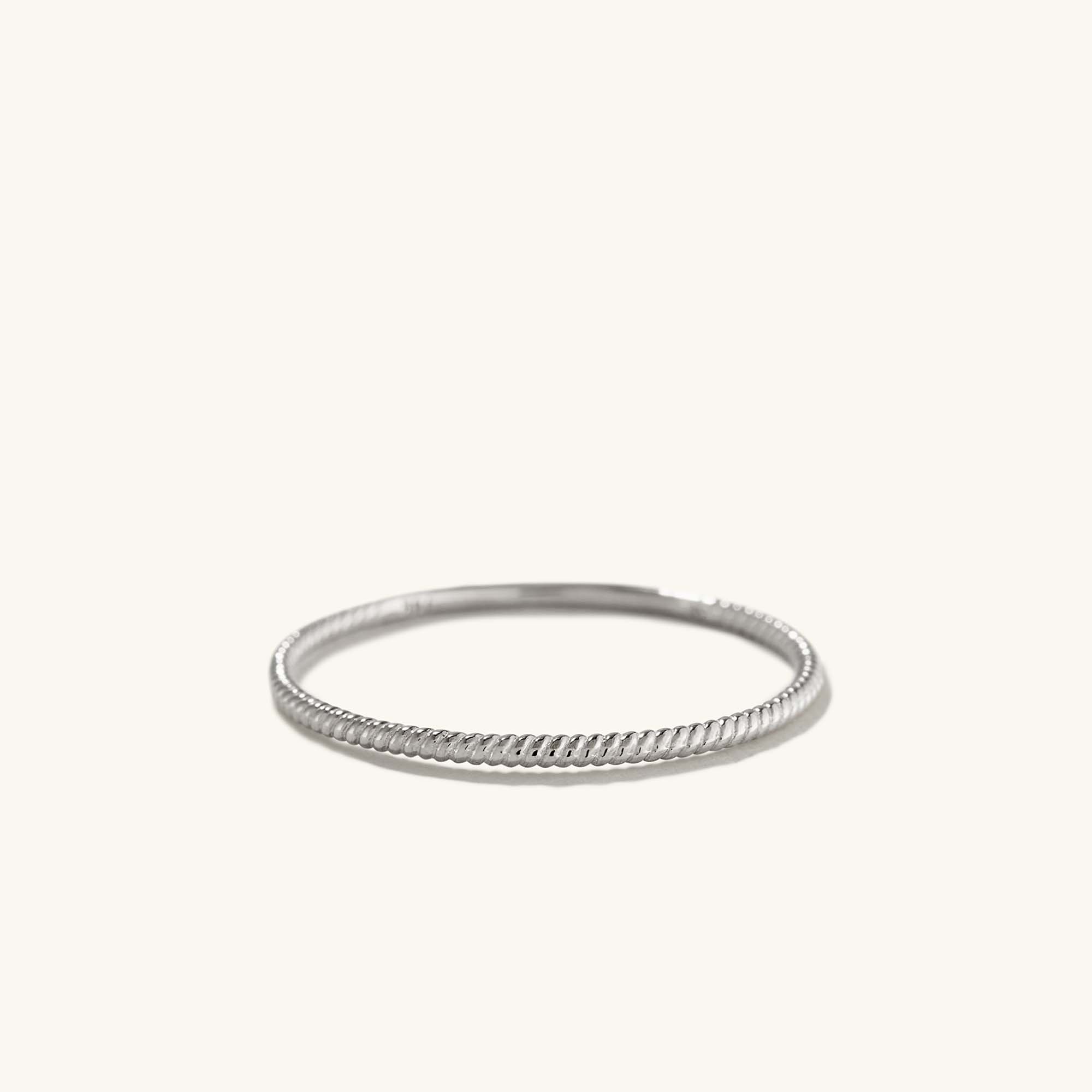 Twist_ring_wg_hero_0195.jpg
