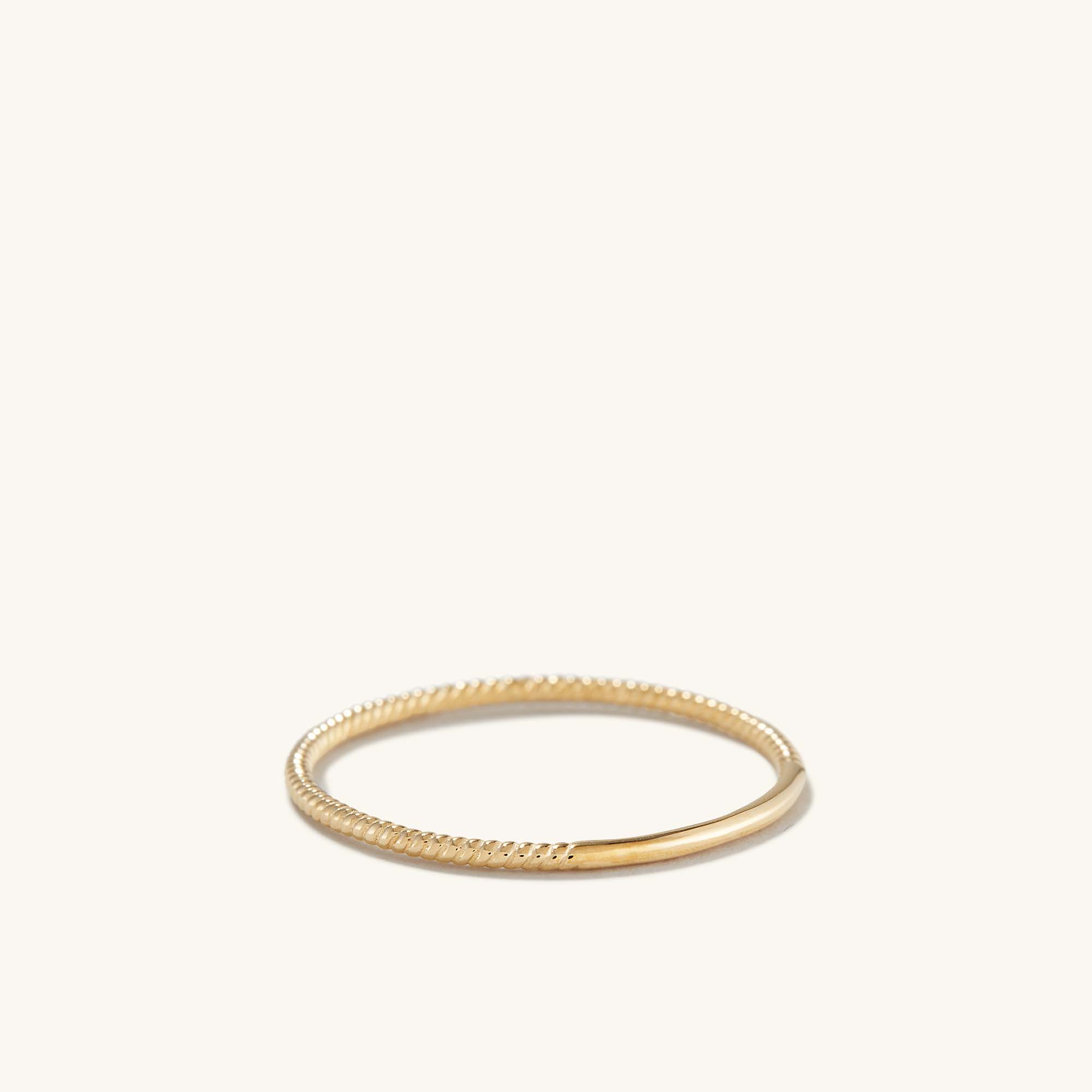 Twist_ring_yg_alt1_0200.jpg