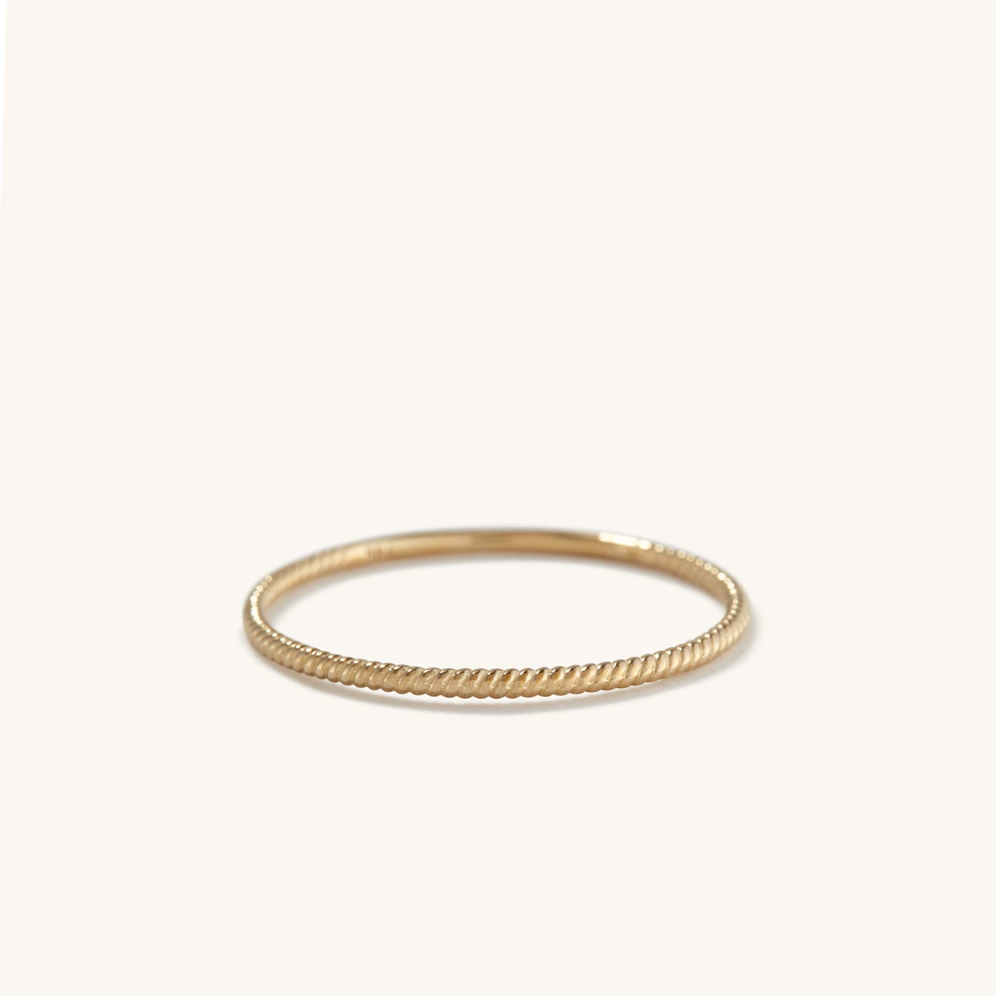 Twist_ring_yg_hero_0195.jpg